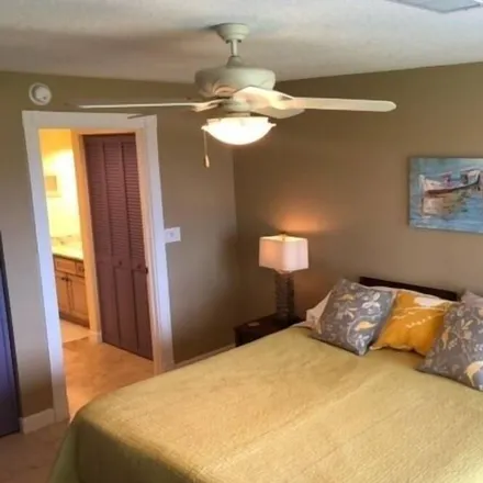 Rent this 1 bed condo on Fort Pierce