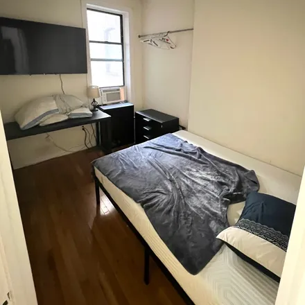 Rent this 1 bed room on 488 Amsterdam Avenue in New York, NY 10024