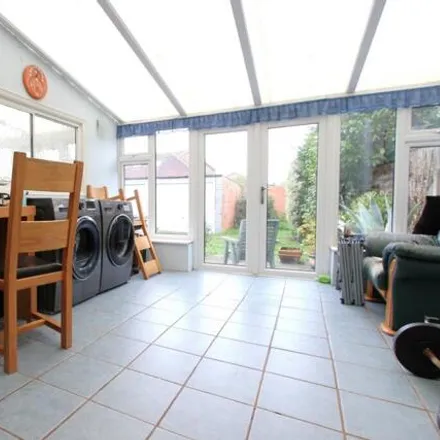 Image 3 - Bethany Close, Deal, CT14 6QH, United Kingdom - House for sale