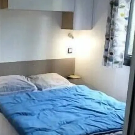 Rent this 3 bed house on 11390 Brousses-et-Villaret