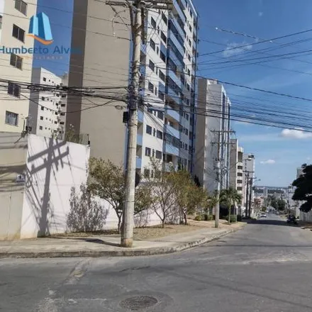 Rent this 3 bed apartment on Avenida Paulo Filadelfo in Candeias, Vitória da Conquista - BA