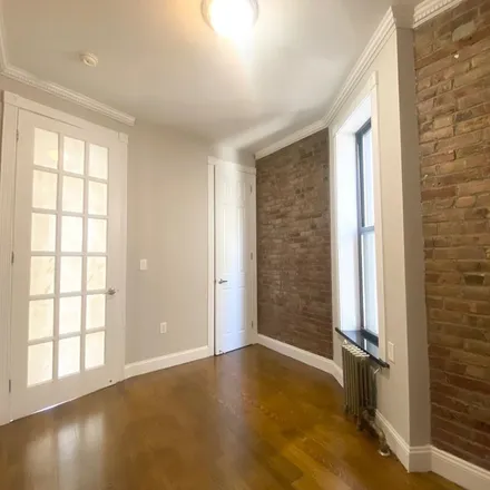 Rent this 3 bed apartment on 103th Street in Central Park Outer Loop, New York
