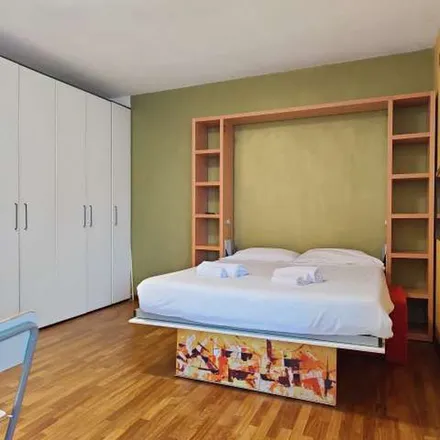 Image 4 - Alzaia Naviglio Pavese, 32, 20143 Milan MI, Italy - Apartment for rent