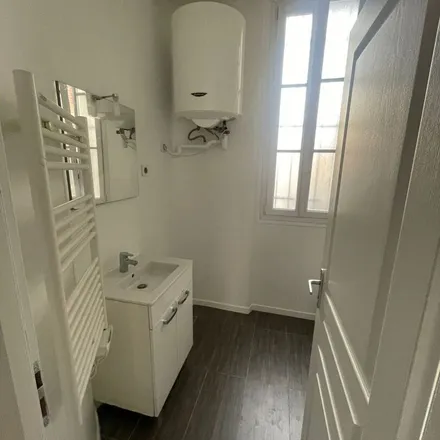 Rent this 3 bed apartment on 1 Rue Villeneuve in 92110 Clichy, France