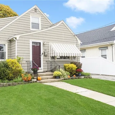 Buy this 3 bed house on 28 Dixwell Avenue in Cranston, RI 02910