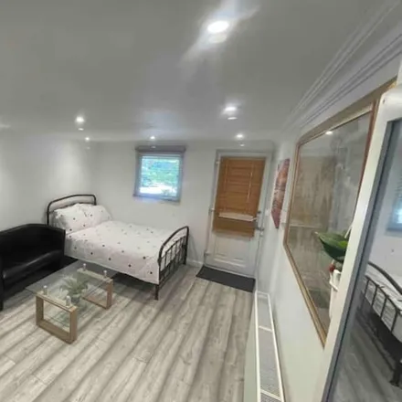 Rent this 1 bed apartment on Cambridge in CB5 8RH, United Kingdom