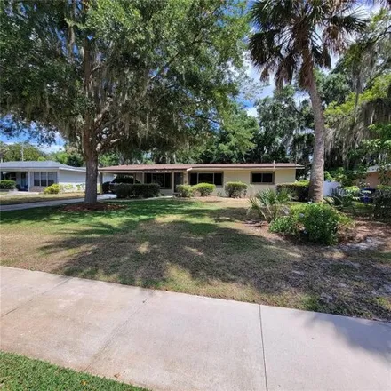 Buy this 3 bed house on 1322 Lake Shore Boulevard in Tavares, FL 32778