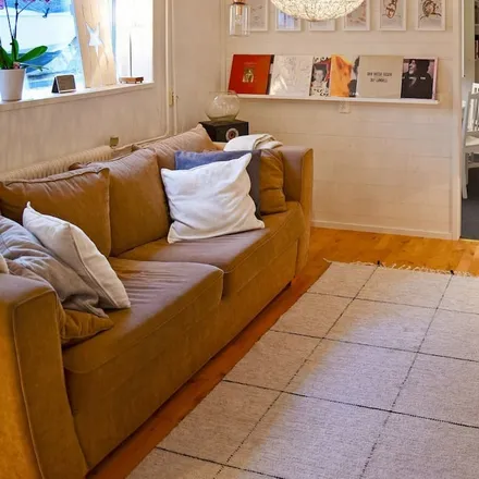 Rent this 1 bed house on Kungshamn in Promenadled Ledungsstigen, 131 46 Boo