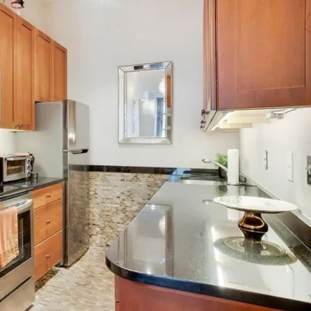 Image 4 - 244 Madison Ave Apt 5H, New York, 10016 - Apartment for sale