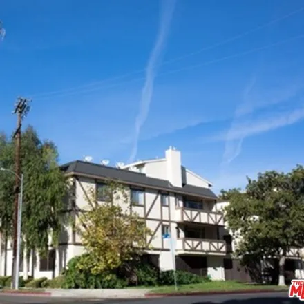 Rent this 2 bed house on Canoga Park High School in Jordan Avenue, Los Angeles