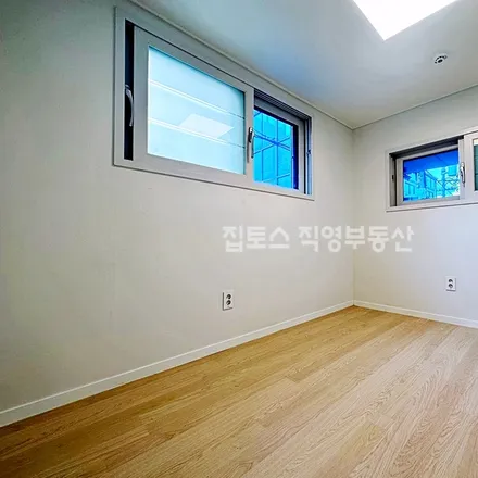 Rent this studio apartment on 서울특별시 관악구 신림동 87-21