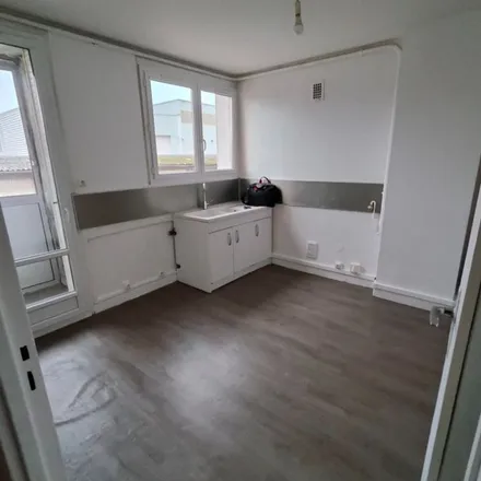 Rent this 4 bed apartment on 100 Rue de Marly in 57950 Montigny-lès-Metz, France