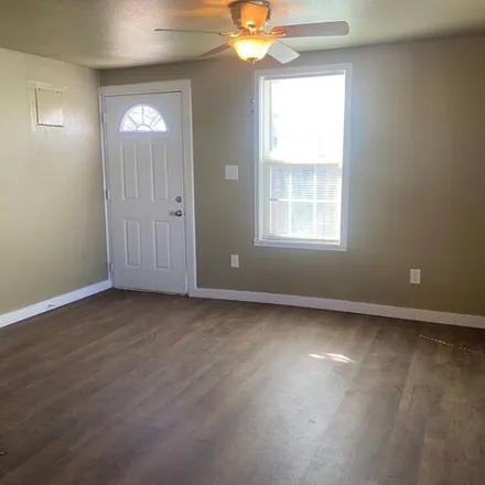 Image 3 - 211 East 22nd Street, Big Spring, TX 79720, USA - House for rent