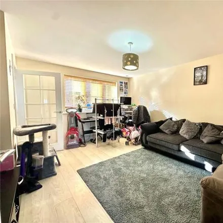 Image 3 - Wheatcroft Way, Swindon, SN1 2RD, United Kingdom - Duplex for sale