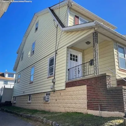 Rent this 3 bed house on 31 Harding Terrace in Kearny, NJ 07032