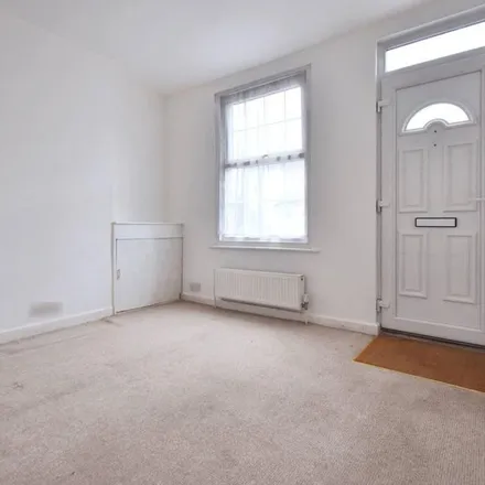 Rent this 2 bed townhouse on 38 Cauldwell Hall Road in Ipswich, IP4 4QD