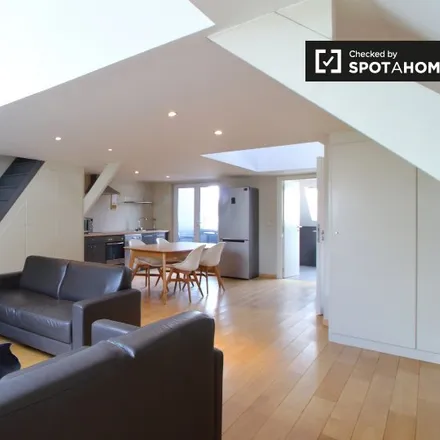 Rent this 2 bed apartment on Rue du Poinçon - Priemstraat 47 in 1000 Brussels, Belgium