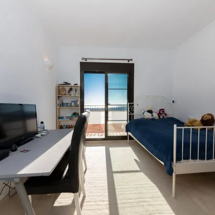 Rent this 5 bed apartment on Unicaja Banco in Calle Santo Cristo, 29611 Istán