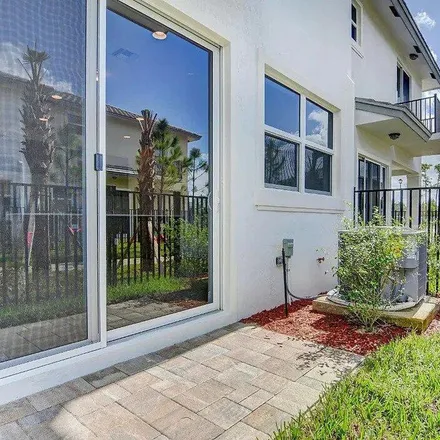 Rent this 3 bed apartment on unnamed road in West Dixie Bend, Coconut Creek