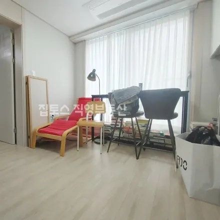 Rent this 1 bed apartment on 서울특별시 광진구 자양동 219-3