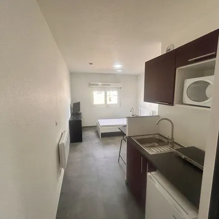Image 6 - 348 Avenue Grassion-Cibrand, 34130 Mauguio, France - Apartment for rent