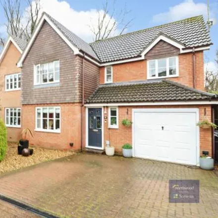 Buy this 6 bed house on Colonel Stephens Way in St Michaels, TN30 6EW