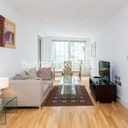 Rent this 1 bed apartment on 35 Lincoln Plaza in Millwall, London