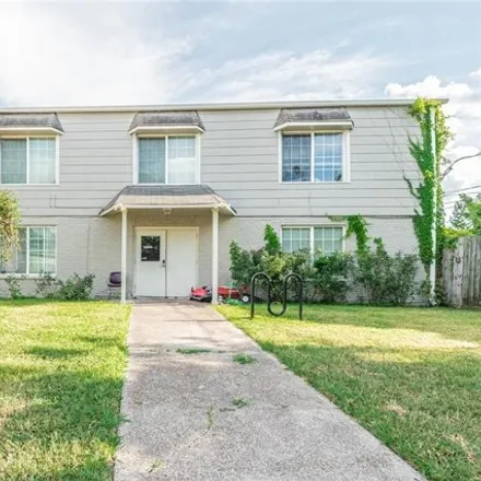 Rent this 2 bed house on UH Partnership Building in Anita Street, Houston