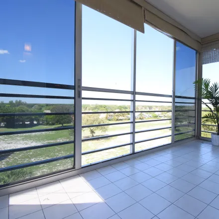 Buy this 1 bed condo on 2150 Northwest 2nd Avenue in Boca Raton, FL 33431