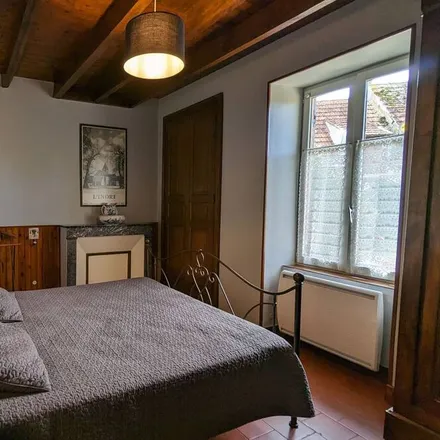 Rent this 3 bed townhouse on Route de la Vallée Noire in 36400 Nohant-Vic, France