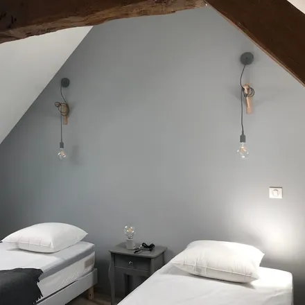 Rent this 1 bed apartment on 60680 Jonquières
