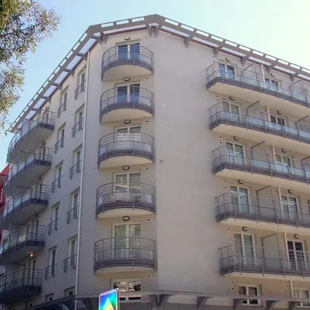 Image 1 - Lycée Honoré d'Estienne d'Orves, Avenue Primerose, 06100 Nice, France - Apartment for rent