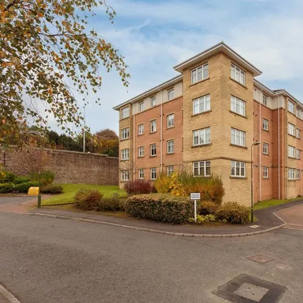 Rent this 2 bed apartment on Lindsay Gardens in Bathgate, EH48 1DU