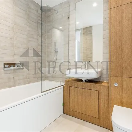 Rent this 2 bed apartment on 55 New North Road in London, N1 6JB