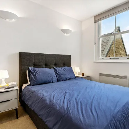 Rent this 2 bed apartment on 99 Earl's Court Road in London, W8 6QH