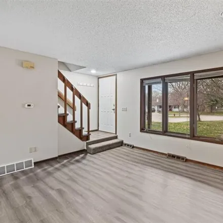 Image 3 - 1315 Southview Circle, Coralville, IA 52241, USA - House for sale