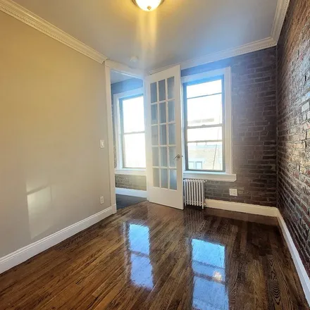 Image 3 - 210 1st Avenue, New York, NY 10009, USA - Apartment for rent