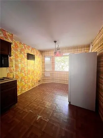 Image 3 - 2427 E 72nd St, Brooklyn, New York, 11234 - Duplex for sale