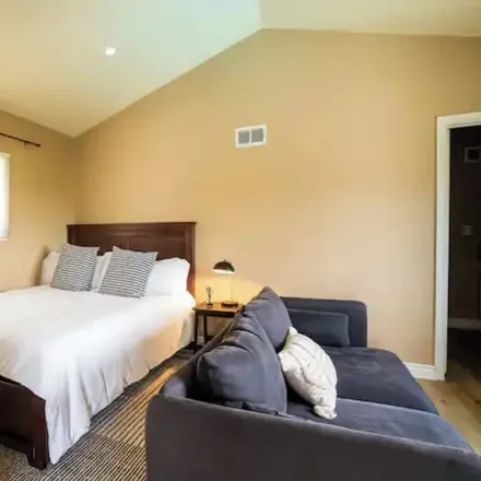 Rent this 1 bed apartment on Ventura County in California, USA
