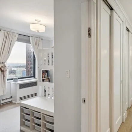 Image 7 - Yorkville Tower, East 92nd Street, New York, NY 10128, USA - Condo for sale
