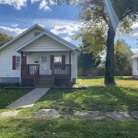 Buy this 2 bed house on 1212 East Jackson Street in Mexico, MO 65265