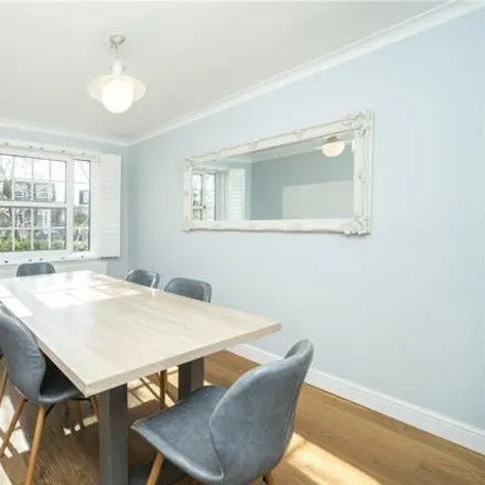 Image 8 - Newstead Way, London, SW19 5HR, United Kingdom - Townhouse for rent