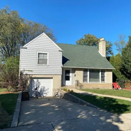 Buy this 3 bed house on 1022 Arthur Street in Park Ridge, IL 60068