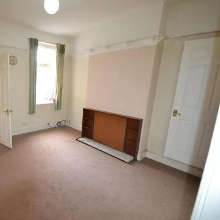 Image 4 - Raymond Road, Leicester, LE3 2AS, United Kingdom - Townhouse for rent