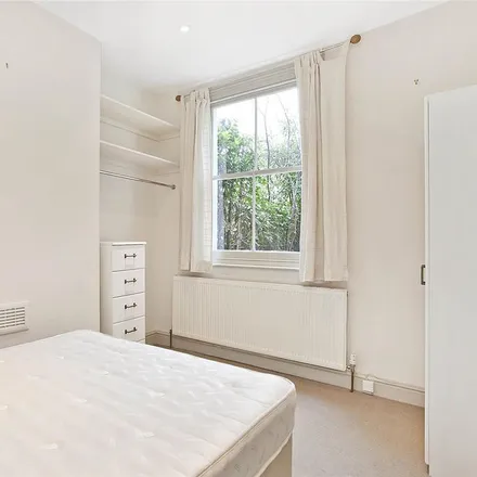 Image 5 - 25 Bullen Street, London, SW11 3BJ, United Kingdom - Apartment for rent