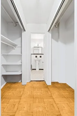 Image 5 - 171 Christopher Street, New York, NY 10014, USA - Apartment for sale