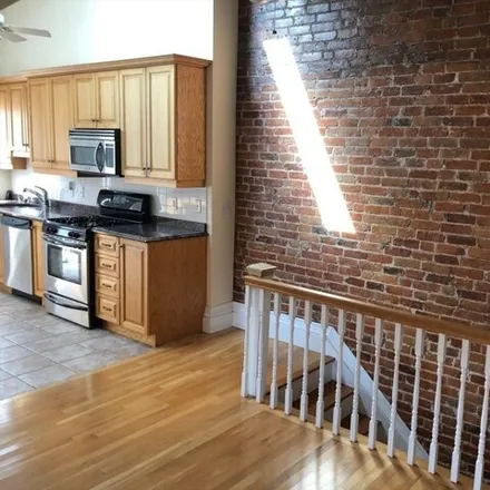 Buy this 1 bed condo on 2 Lee St Apt 3 in Somerville, Massachusetts