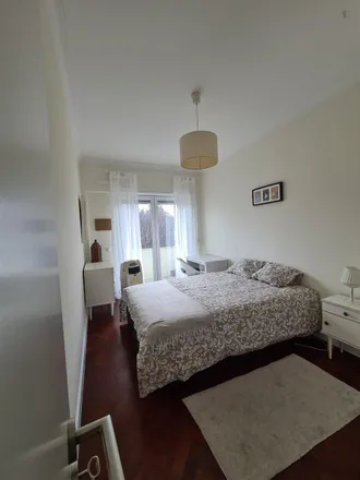 Rent this 3 bed room on Croissant da Vila in Rua Morais Soares, 1900-462 Lisbon