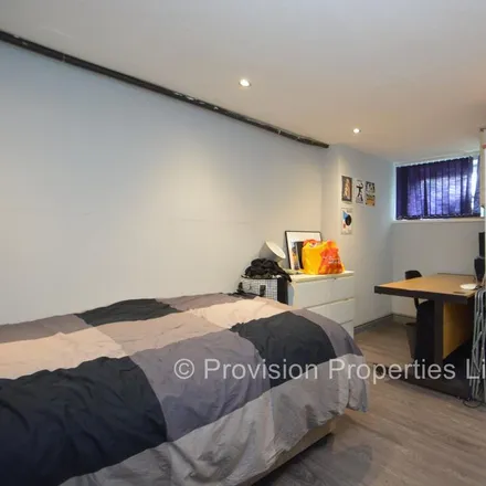 Image 3 - Brudenell Street, Leeds, LS6 1EX, United Kingdom - Townhouse for rent