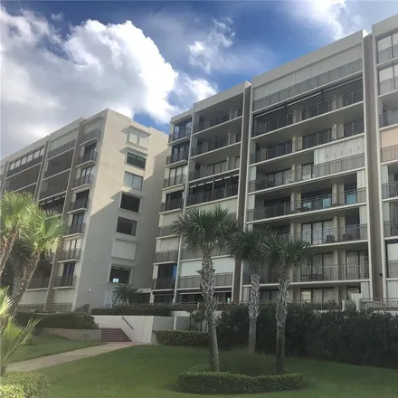 Buy this 2 bed condo on 1430 Gulf Boulevard in Clearwater, FL 33767